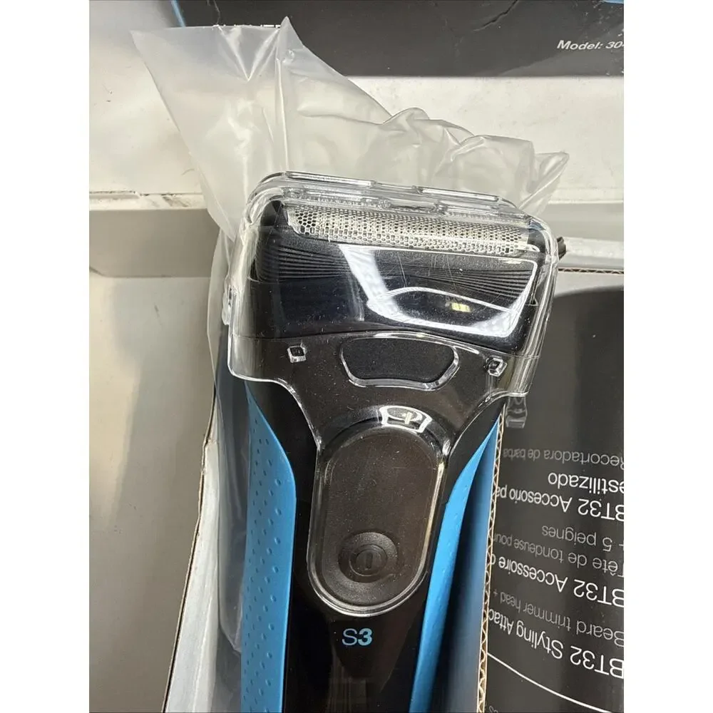 Braun Series 3 Proskin 3040s Wet & Dry Electric Shaver